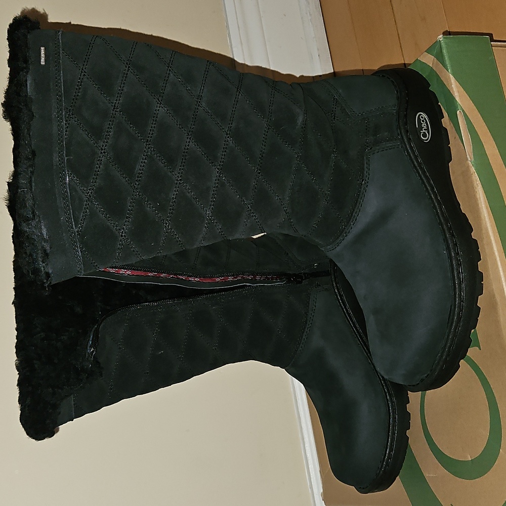 Chacos Tall Winter Zipper Boots. Women's 7.5